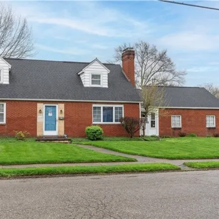 Buy this 4 bed house on 1075 East Broad Street in Louisville, OH 44641