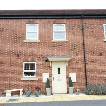 Buy this 3 bed townhouse on Stretton Street in Woodlands, DN6 7BF