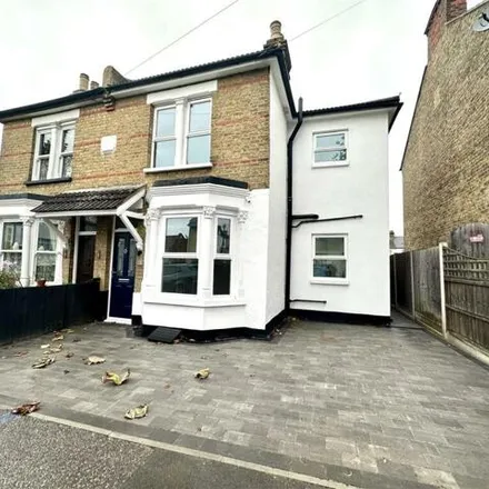 Buy this 3 bed duplex on Southsea Avenue in Leigh on Sea, SS9 2BJ