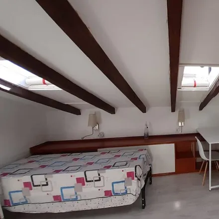Rent this 3 bed room on Carrer del Progrés in 269, 46011 Valencia