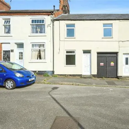 Buy this 3 bed townhouse on Edison Street in Nuncargate, NG17 9EP