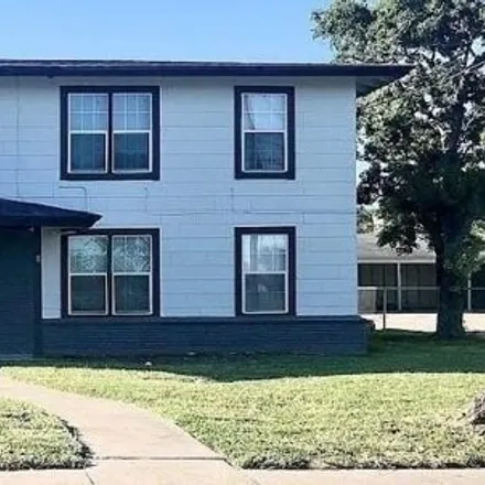 Buy this 6 bed house on 840 Hancock Street in Corpus Christi, TX 78404