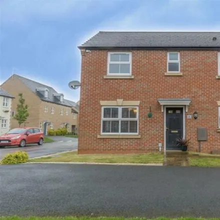 Buy this 3 bed house on Pearl Gardens in Market Warsop, NG20 0FD