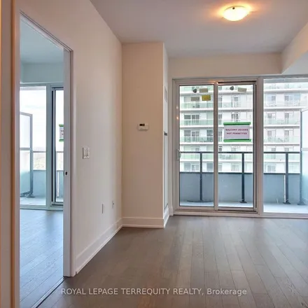 Image 4 - Eau du Soleil, 2183 Lake Shore Boulevard West, Toronto, ON M8V 1A2, Canada - Apartment for rent