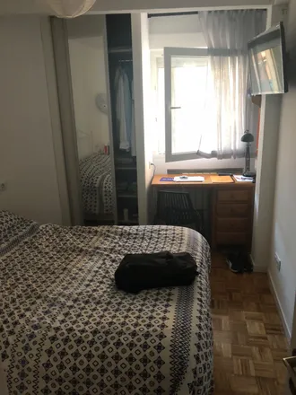 Rent this 3 bed room on Travesía de Pinos Alta in 2, 28029 Madrid