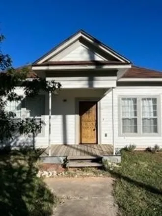 Image 2 - 513 Edwards Street, Riesel, McLennan County, TX 76682, USA - House for sale