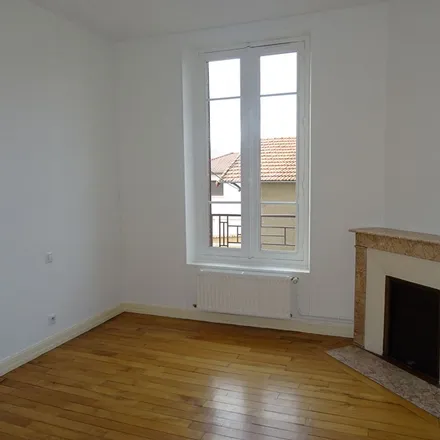 Rent this 2 bed apartment on Era Pierre Perchey Immobilier in Rue Roger Salengro, 42300 Roanne