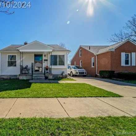 Buy this 2 bed house on 1480 Pine Street in Wyandotte, MI 48192