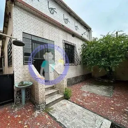 Buy this 2 bed house on Avenida Getúlio Vargas in Centro, Nilópolis - RJ