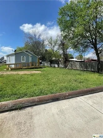 Image 5 - 1311 Aldama Street, Seguin, TX 78155, USA - House for sale