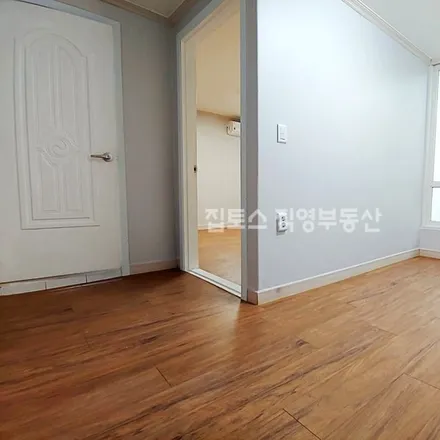 Rent this studio apartment on 서울특별시 강남구 논현동 177-16