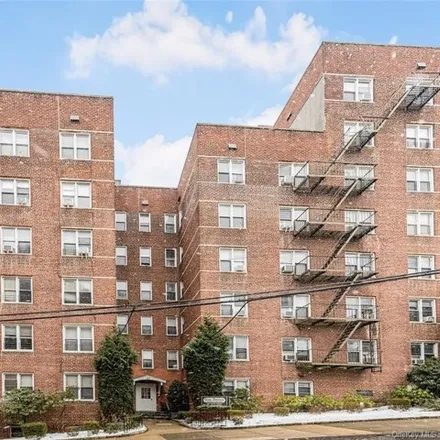 Buy this studio apartment on 103 Glen Road in City of Yonkers, NY 10704