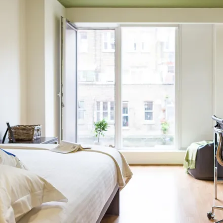 Rent this studio apartment on Alderson Street in London, W10 5JY