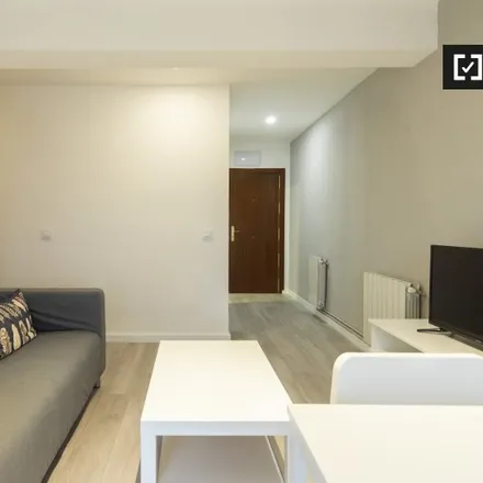 Image 5 - Madrid, Franklin's, Calle de Escalona, 28024 Madrid - Apartment for rent