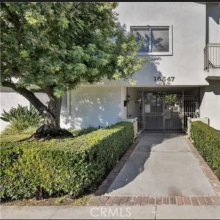 Rent this 2 bed condo on 18579 Collins Street in Los Angeles, CA 91356