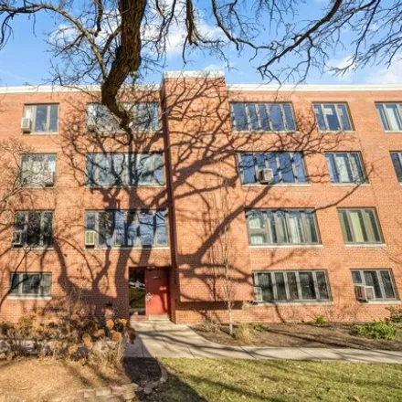 Rent this 2 bed condo on 5510-5512 South Woodlawn Avenue in Chicago, IL 60637