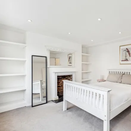 Image 7 - Chez Lindsay, 11 Hill Rise, London, TW10 6UQ, United Kingdom - Apartment for rent