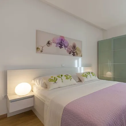 Rent this 2 bed apartment on 21312 Općina Podstrana