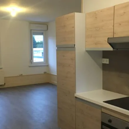 Rent this 2 bed apartment on 30 Rue de la Chaussée Romaine in 02100 Saint-Quentin, France