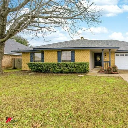Buy this 3 bed house on 2120 Robert E. Lee Boulevard in Southgate Estates, Bossier City