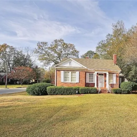 Buy this 4 bed house on 875 East Edgemont Avenue in Cloverland, Montgomery