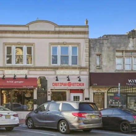 Rent this 1 bed condo on Wild Ginger in Maplewood Avenue, Maplewood