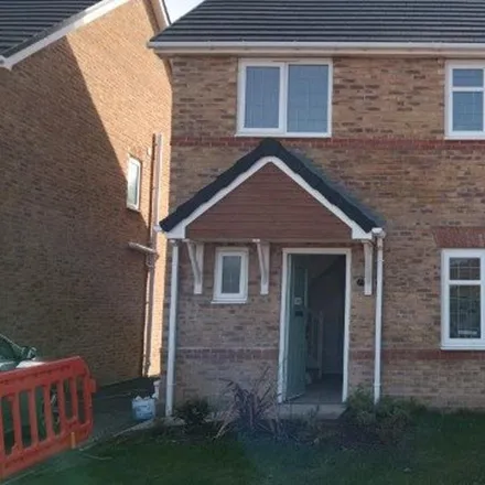 Rent this 4 bed house on Wango Lane in Waddicar, L10 8JQ