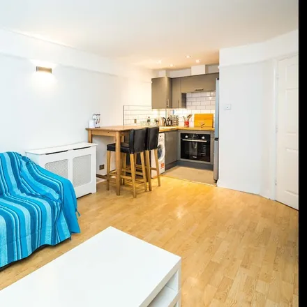 Rent this 1 bed apartment on London in E1 4XG, United Kingdom