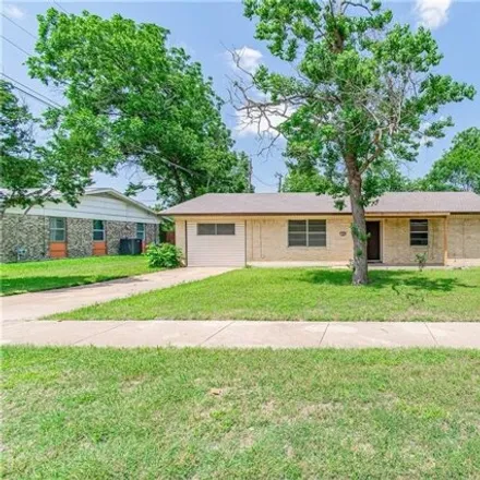 Buy this 4 bed house on 609 Bellaire Drive in Killeen, TX 76541