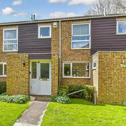 Buy this 3 bed townhouse on 63 Farm Holt in New Ash Green, DA3 8QB