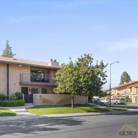 Image 3 - 4208 Tierra Verde Street, Bakersfield, CA 93301, USA - Condo for sale