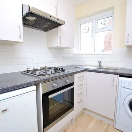 Rent this 1 bed apartment on Guildford Railway Station in Guildford Park Road, Guildford