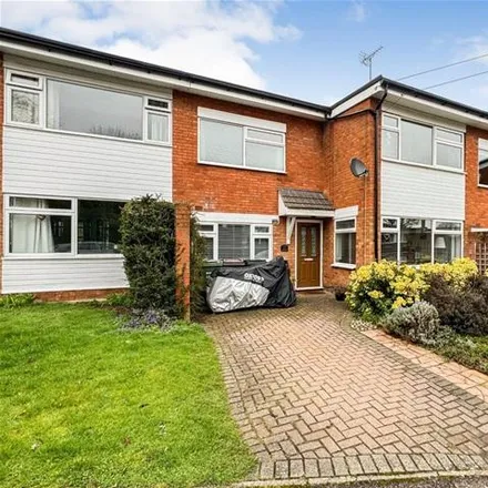 Rent this 3 bed townhouse on Wells Close in Harpenden, AL5 3LQ