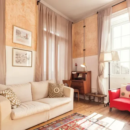 Rent this 2 bed apartment on Praça Dona Filipa de Lencastre 203 in 4050-032 Porto, Portugal