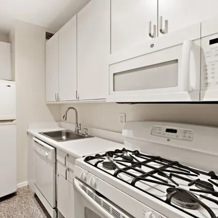 Image 3 - 301 W 57th St Apt 9F, New York, 10019 - House for rent