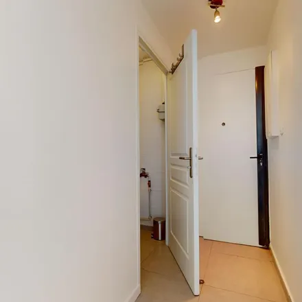 Rent this 3 bed apartment on 47 Boulevard Joseph Vallier in 38100 Grenoble, France
