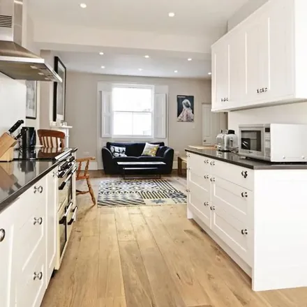 Image 2 - Warneford Street, London, E9 7NG, United Kingdom - Apartment for rent