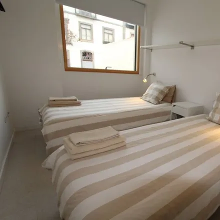 Rent this 2 bed apartment on Rotunda da Associação Empresarial de Portugal in 4100-179 Porto, Portugal
