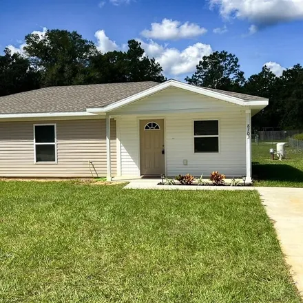 Buy this 3 bed house on 8709 North Reina Loop in Citrus County, FL 34428