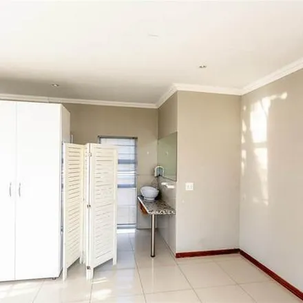 Rent this 1 bed apartment on Lower Ridge Road in Bonnie Doon, East London