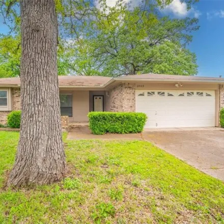 Buy this 3 bed house on 3909 Firethorn Drive in Arlington, TX 76017
