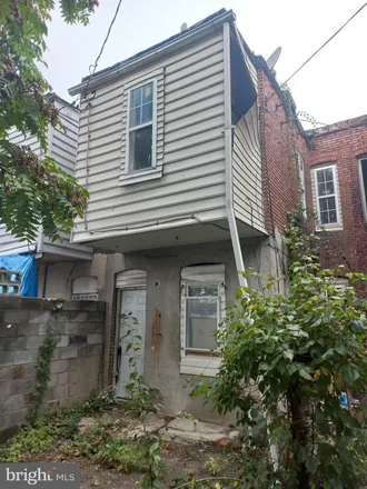 Image 2 - 2311 East Lafayette Avenue, Baltimore, MD 21213, USA - Townhouse for sale