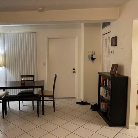 Image 4 - 2420 Diana Dr Apt 203, Hallandale Beach, Florida, 33009 - Condo for rent