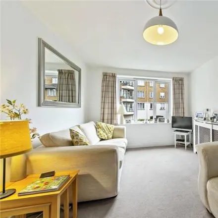 Image 3 - Amelia House, Strand Drive, London, TW9 4EZ, United Kingdom - Room for rent