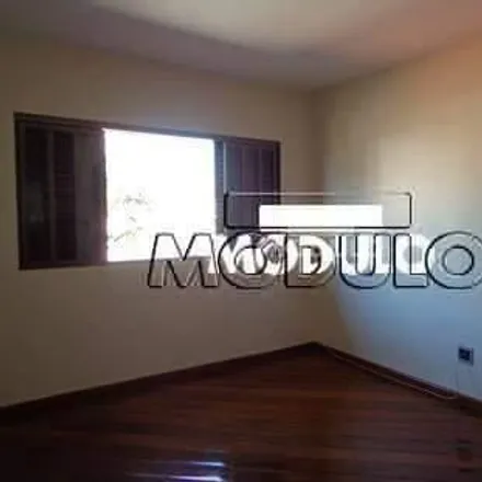 Buy this 3 bed house on Avenida Professor José Inácio de Souza in Umuarama, Uberlândia - MG