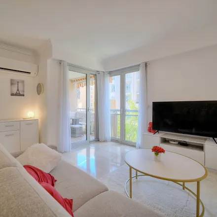 Image 5 - Shakespeare EDF, Rue William Shakespeare, 06407 Cannes, France - Apartment for rent