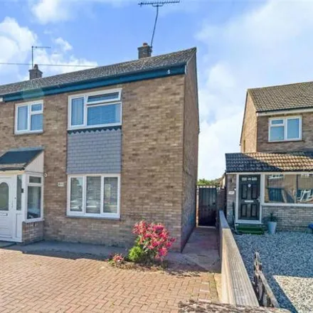 Buy this 3 bed house on Dacre Crescent in Aveley, RM15 4TU