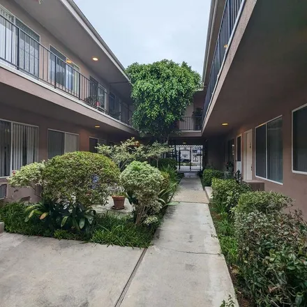 Image 3 - Rose Ave Apartments, 10800 Rose Avenue, Los Angeles, CA 90034, USA - Apartment for rent