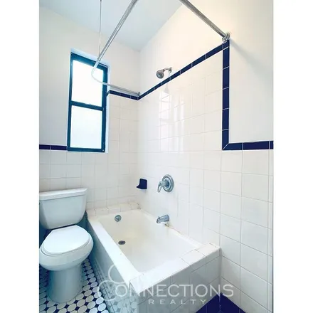 Rent this 4 bed apartment on 14th Street in West 14th Street, New York