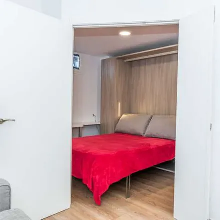 Rent this 1 bed apartment on Urquinaona in Plaça d'Urquinaona, 08001 Barcelona
